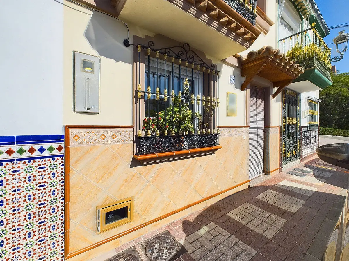 Townhouse for sale in Estepona — photo 1