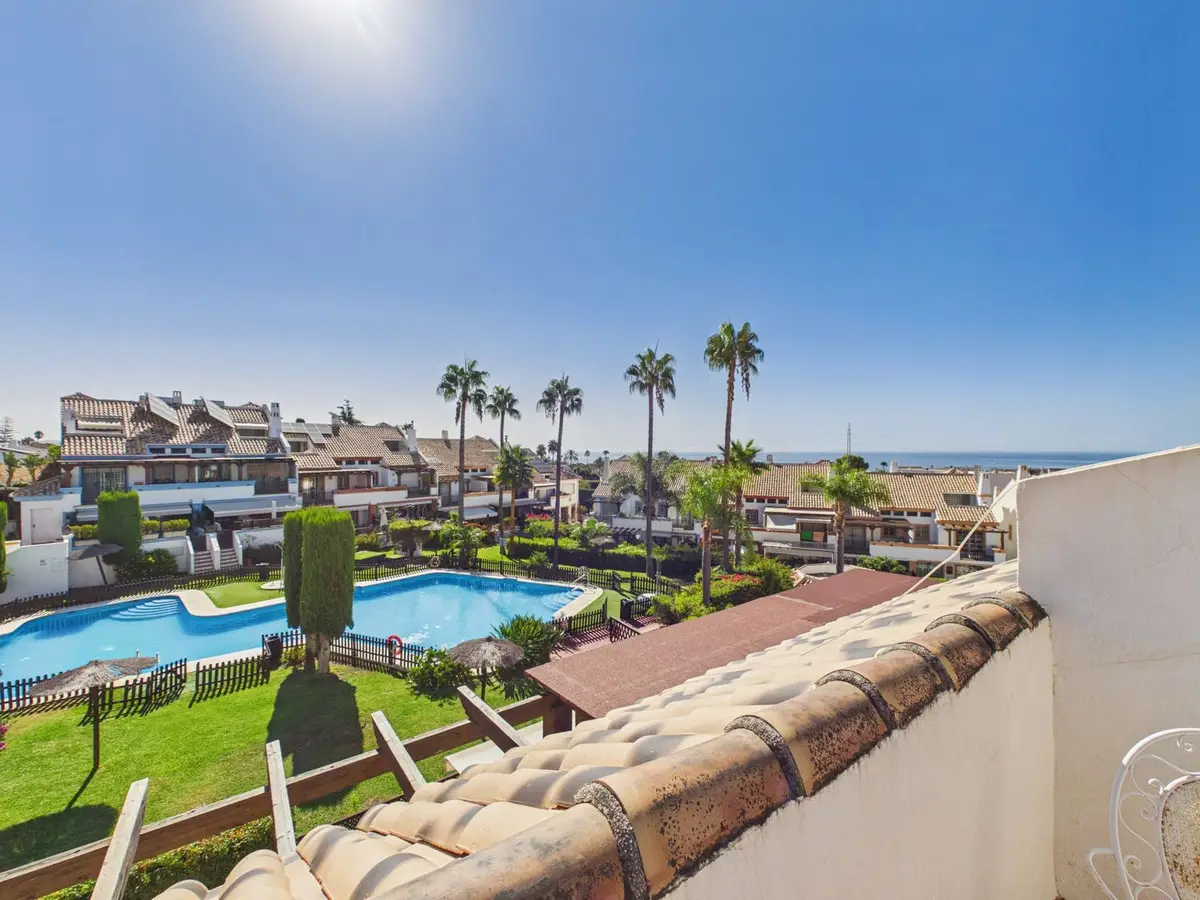 Townhouse for sale in Marbella — photo 1
