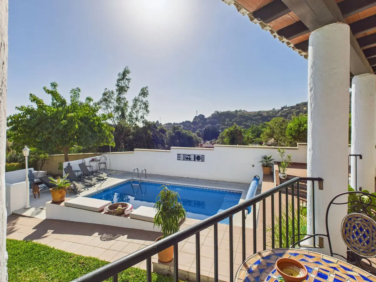 Detached Villa for sale in Estepona — photo 1