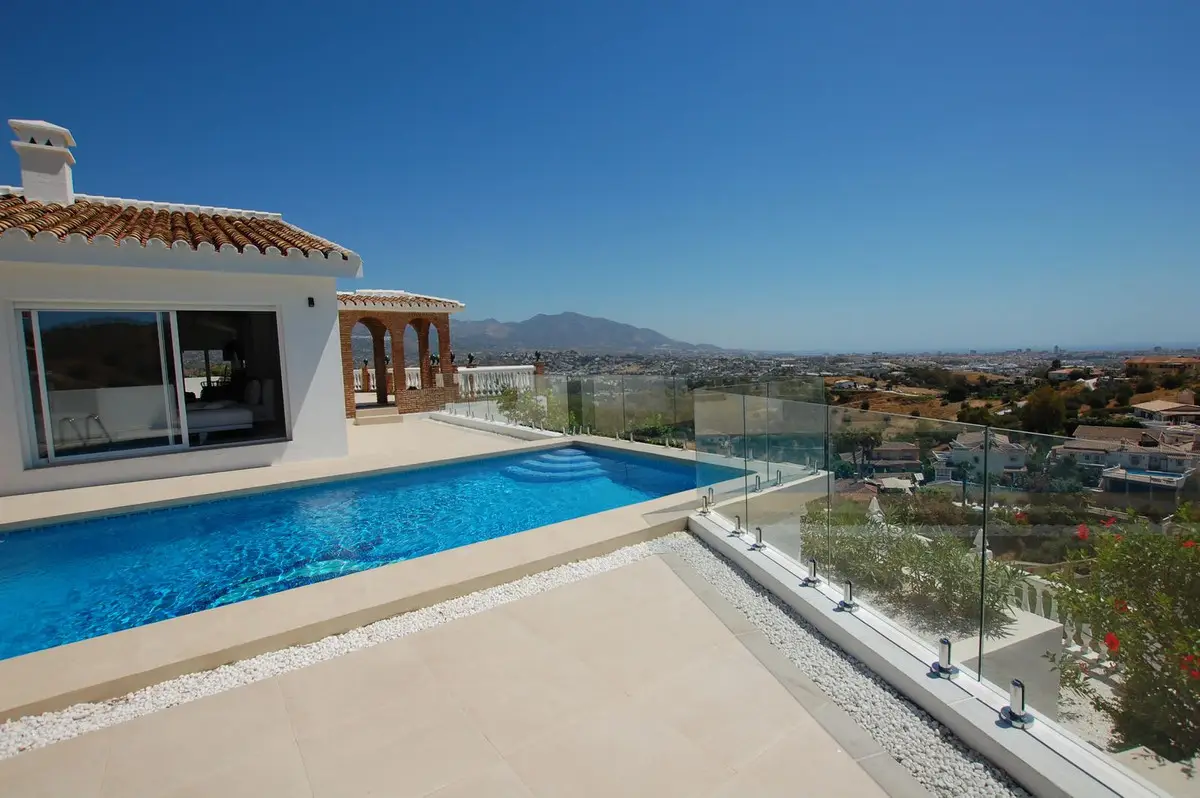 Detached Villa for sale in Cerros del Aguila — photo 1