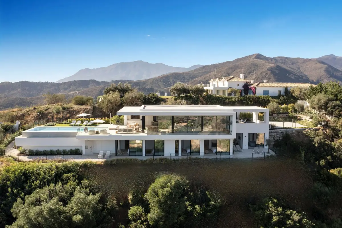 Detached Villa for sale in Benahavís — photo 1