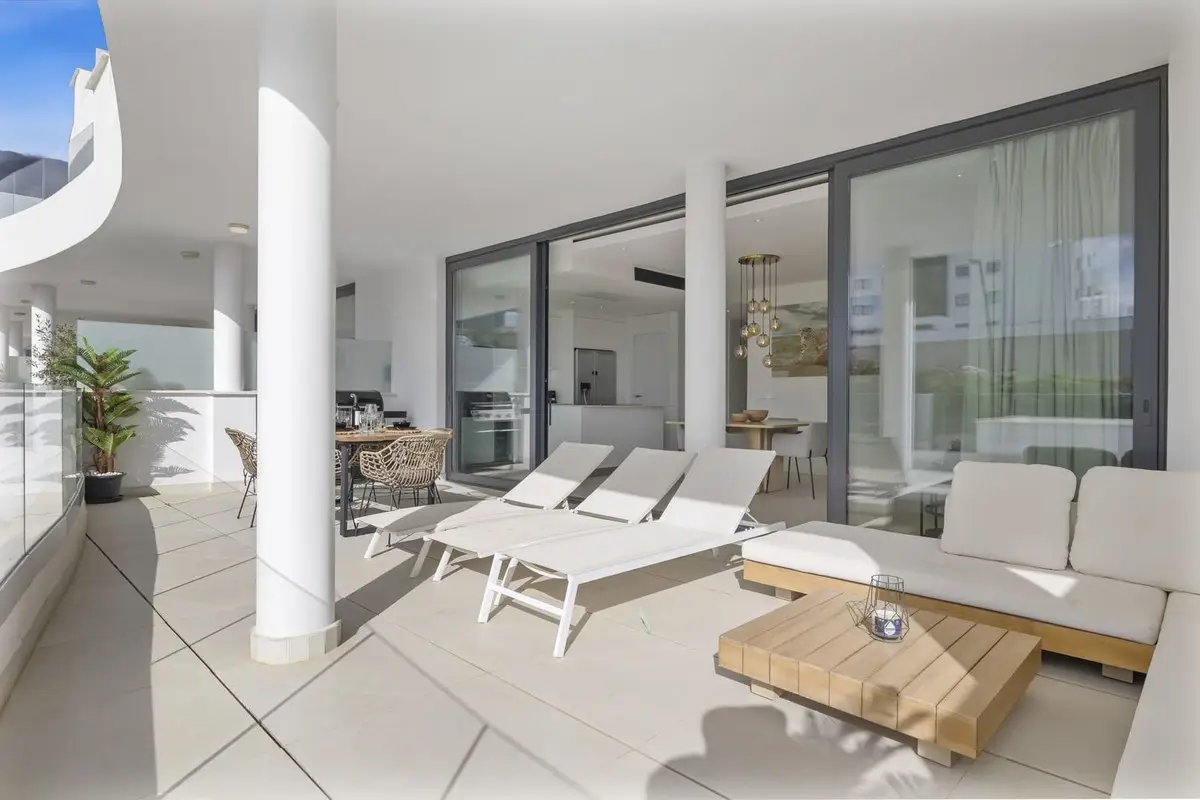 Middle Floor Apartment for sale in Higueron — photo 1