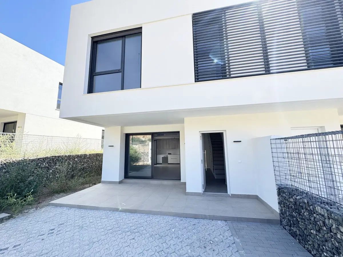 Semi-Detached House for sale in Riviera del Sol — photo 1