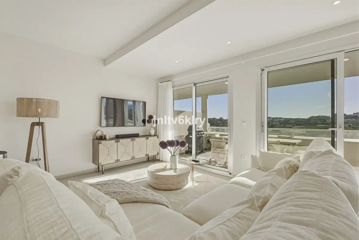 Middle Floor Apartment for sale in Cancelada — photo 1