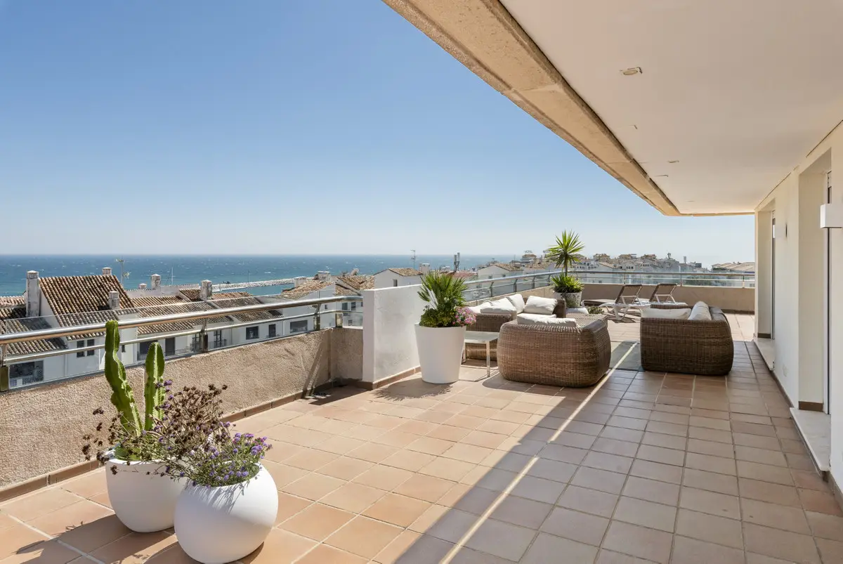 Penthouse for sale in Puerto Banús — photo 1
