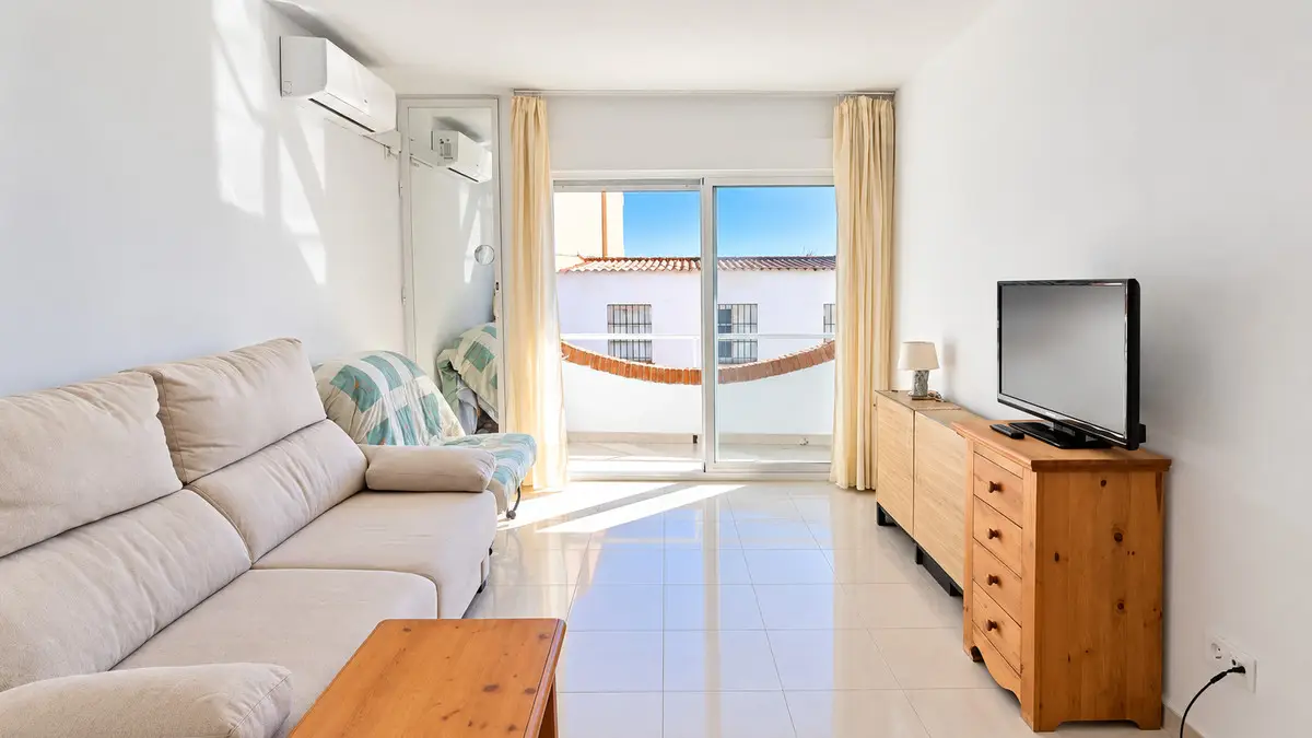 Middle Floor Studio for sale in La Carihuela — photo 1