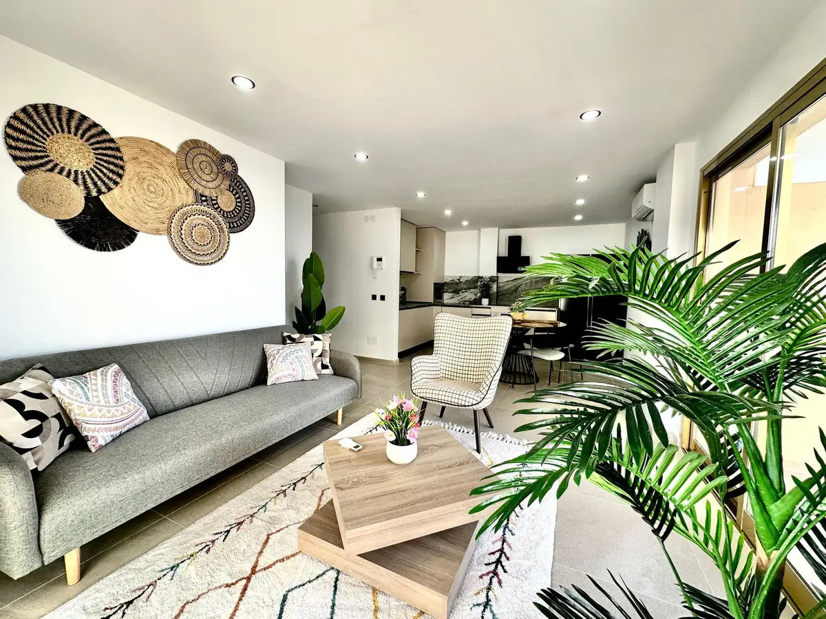 Middle Floor Apartment for sale in Fuengirola — photo 1