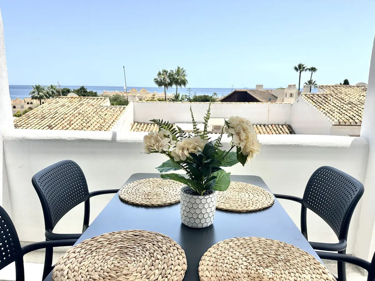 Middle Floor Apartment for sale in La Cala de Mijas — photo 1