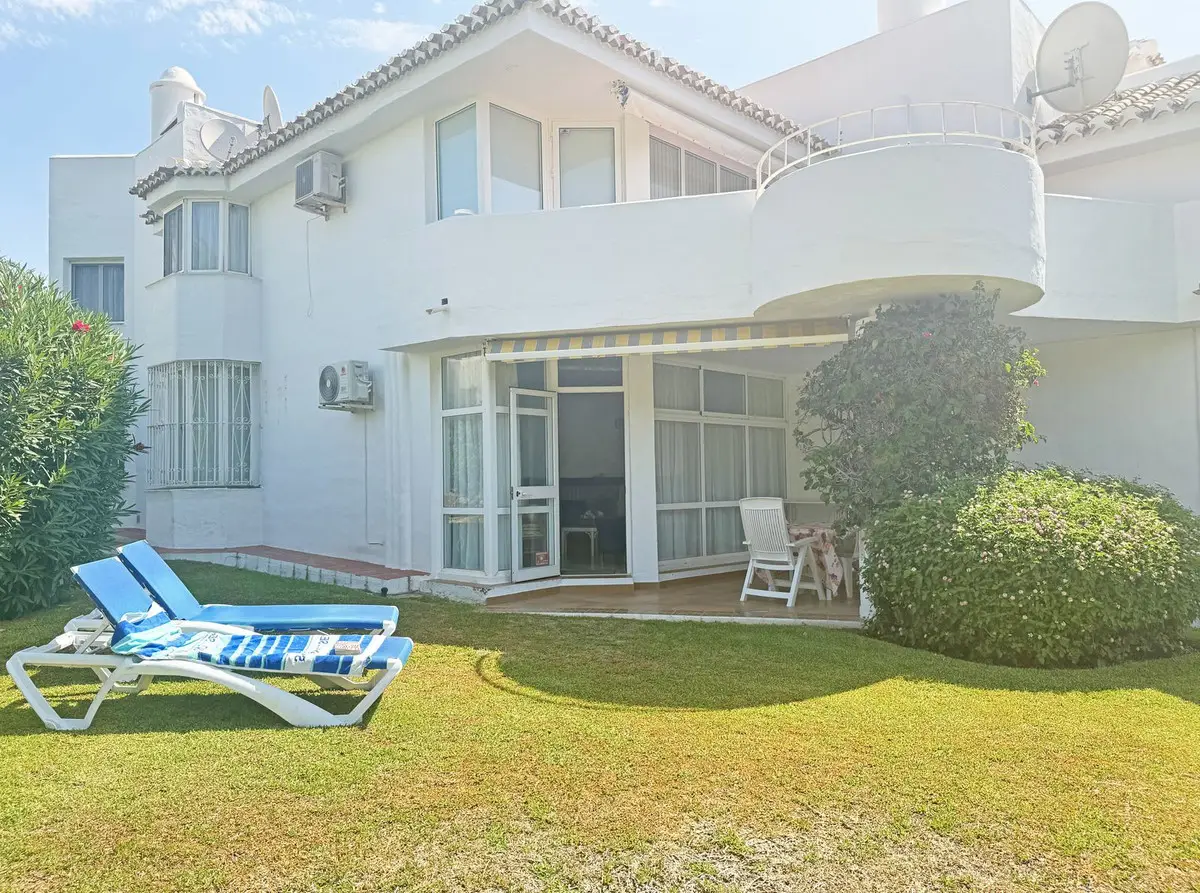Ground Floor Apartment for sale in Calahonda — photo 1