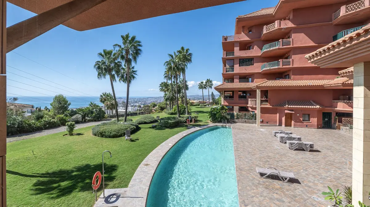 Middle Floor Apartment for sale in Benalmadena — photo 1