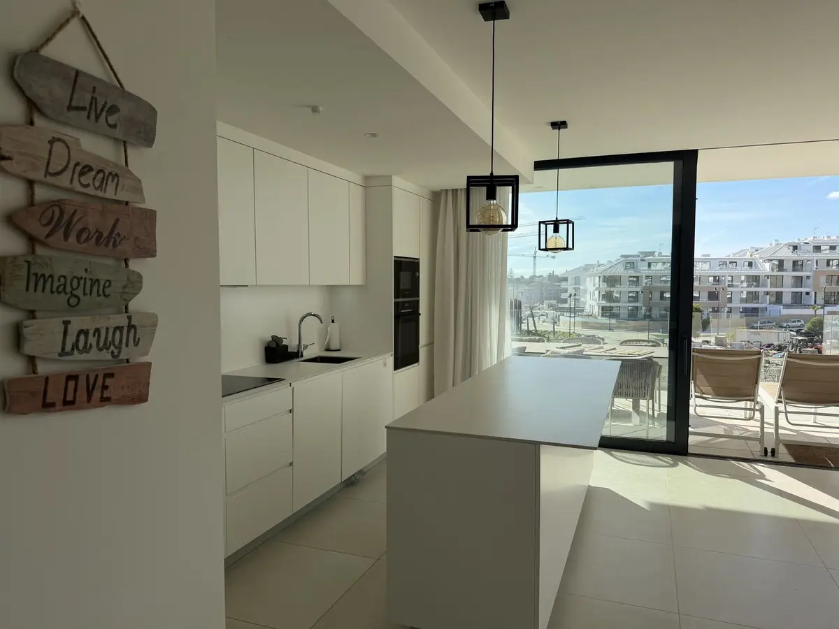 Middle Floor Apartment for sale in Higueron — photo 1