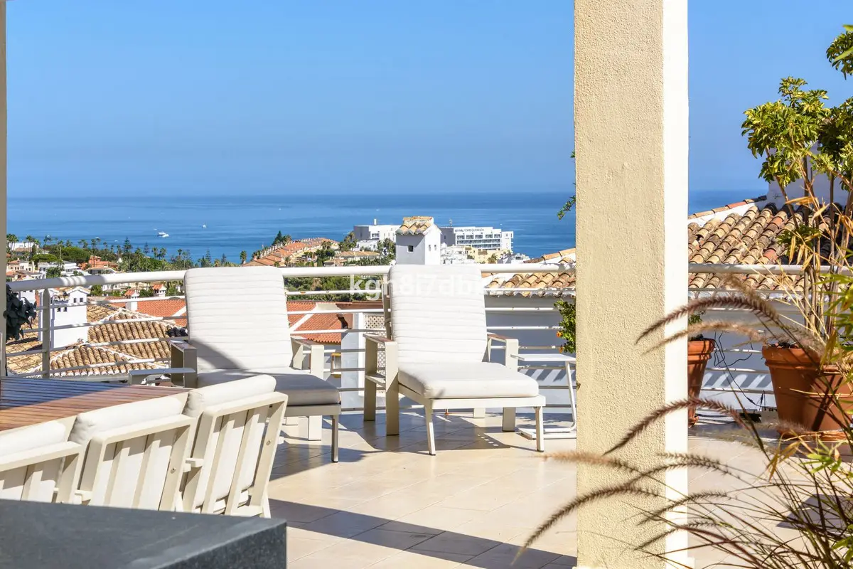 Lejlighed på mellemplan til salg i Benalmadena — foto 1