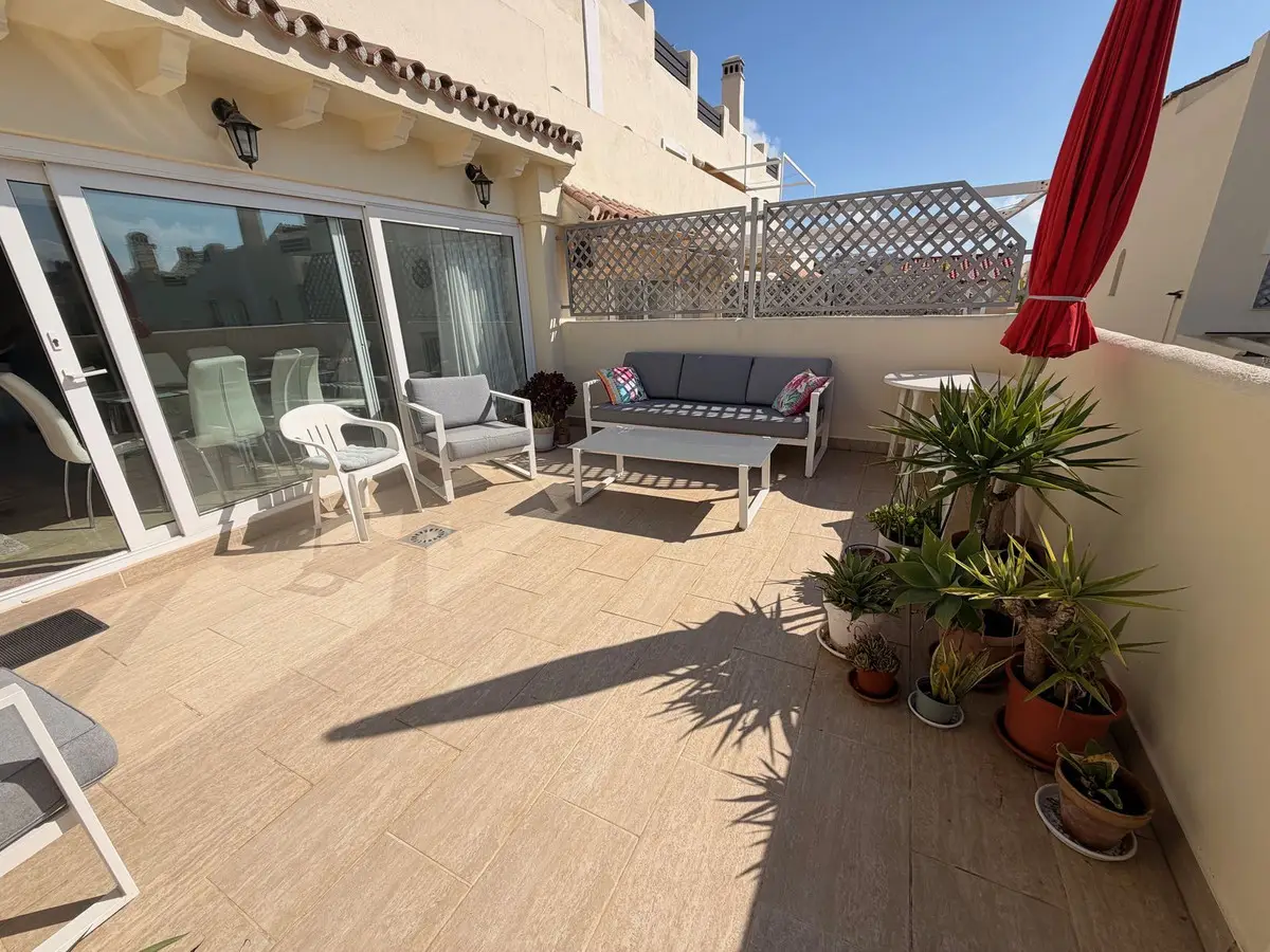 Townhouse for sale in Calahonda — photo 1