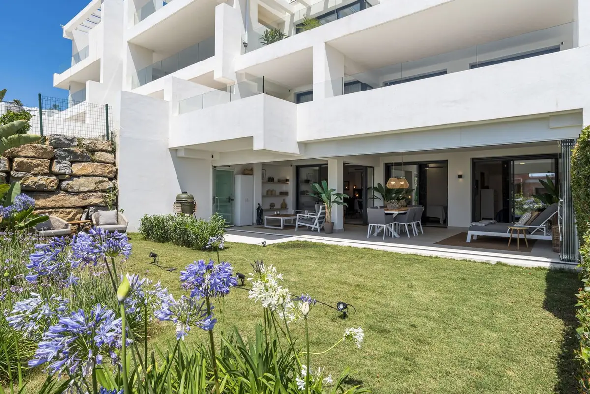 Ground Floor Apartment for sale in Estepona — photo 1