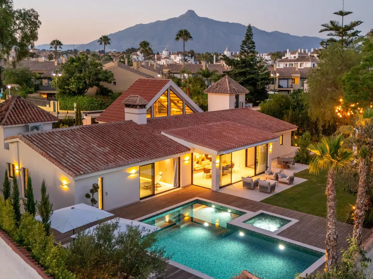 Detached Villa for sale in Puerto Banús — photo 1