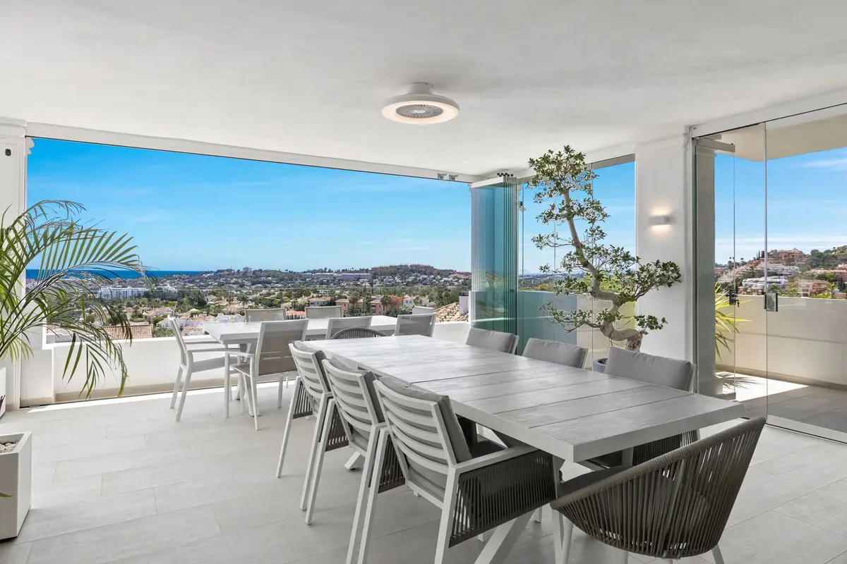 Middle Floor Apartment for sale in Marbella — photo 1