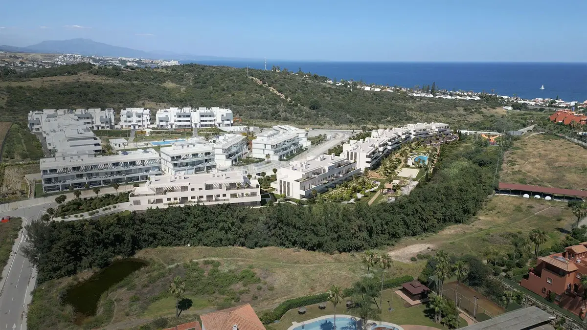Ground Floor Apartment for sale in Estepona — photo 1