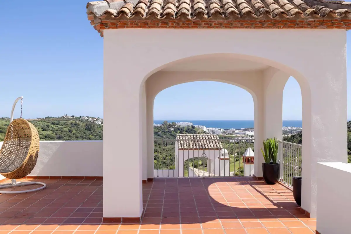 Townhouse for sale in Estepona — photo 1