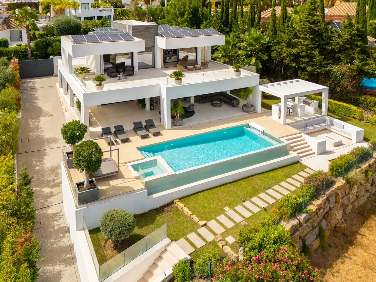 Freistehende Villa zum Verkauf in Nueva Andalucía – Foto 1