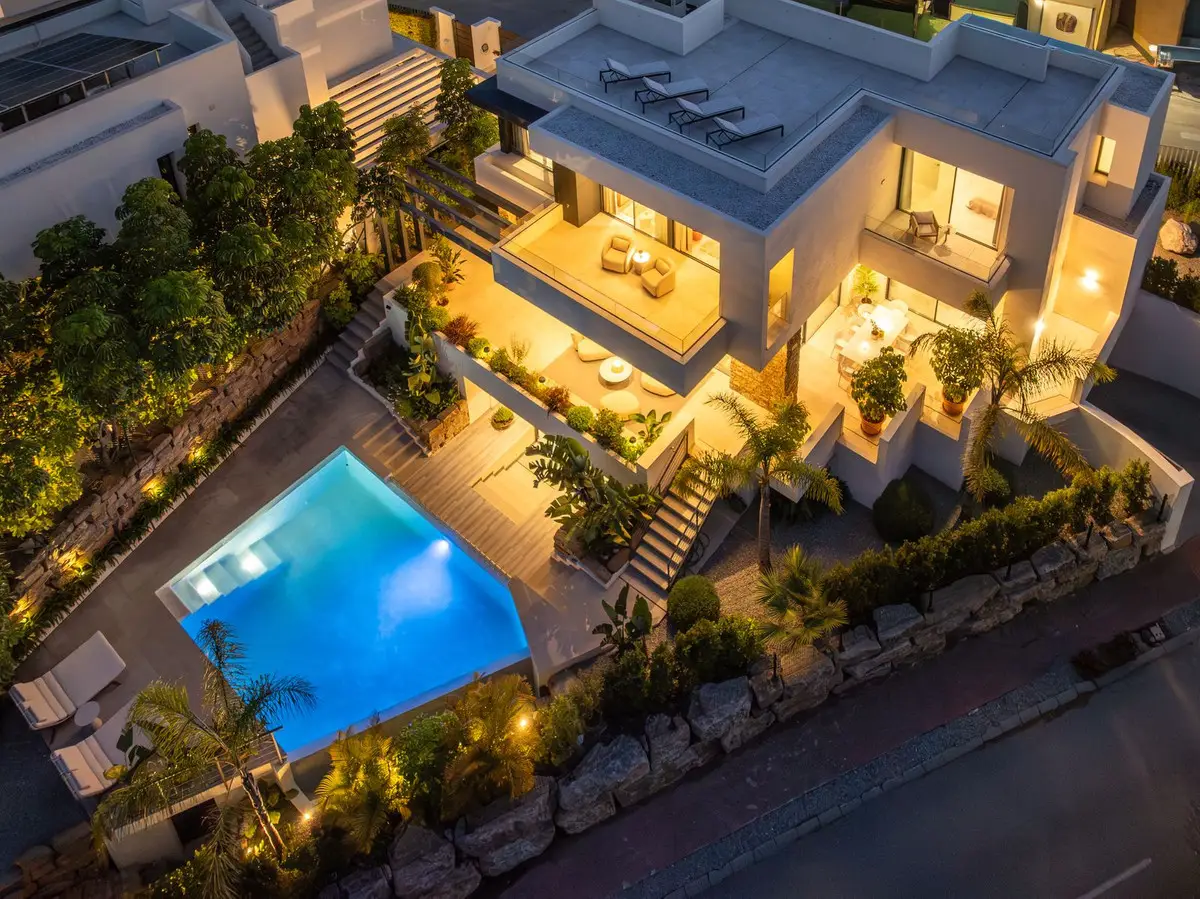 Detached Villa for sale in Estepona — photo 1