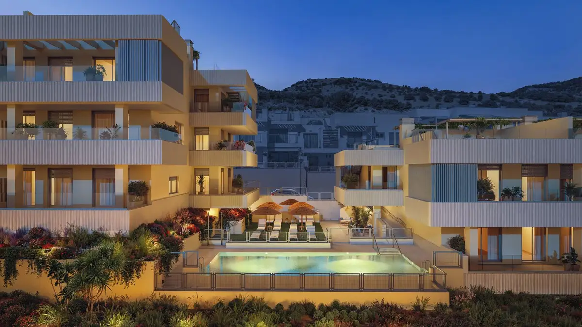 Middle Floor Apartment for sale in Benalmadena Costa — photo 1