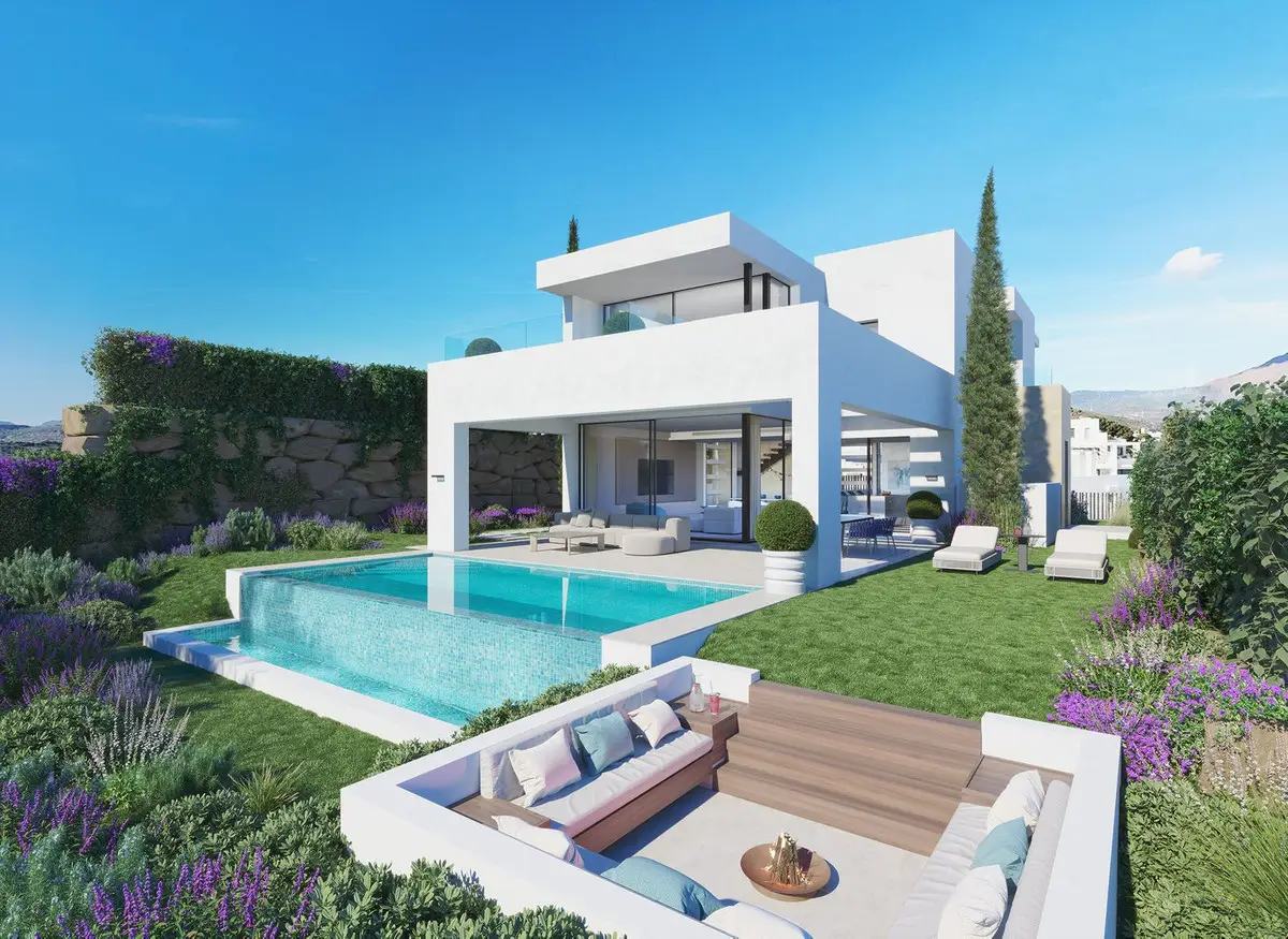 Detached Villa for sale in Estepona — photo 1
