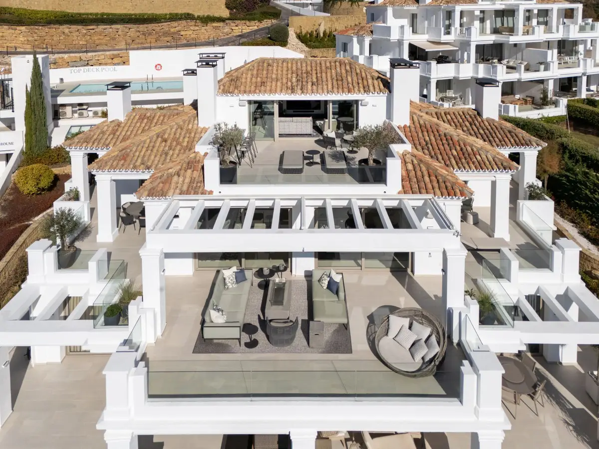 Detached Villa for sale in Nueva Andalucía — photo 1