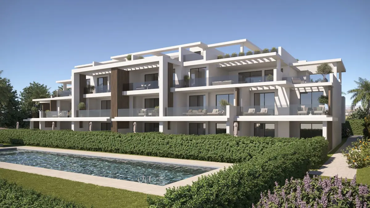Middle Floor Apartment for sale in Estepona — photo 1