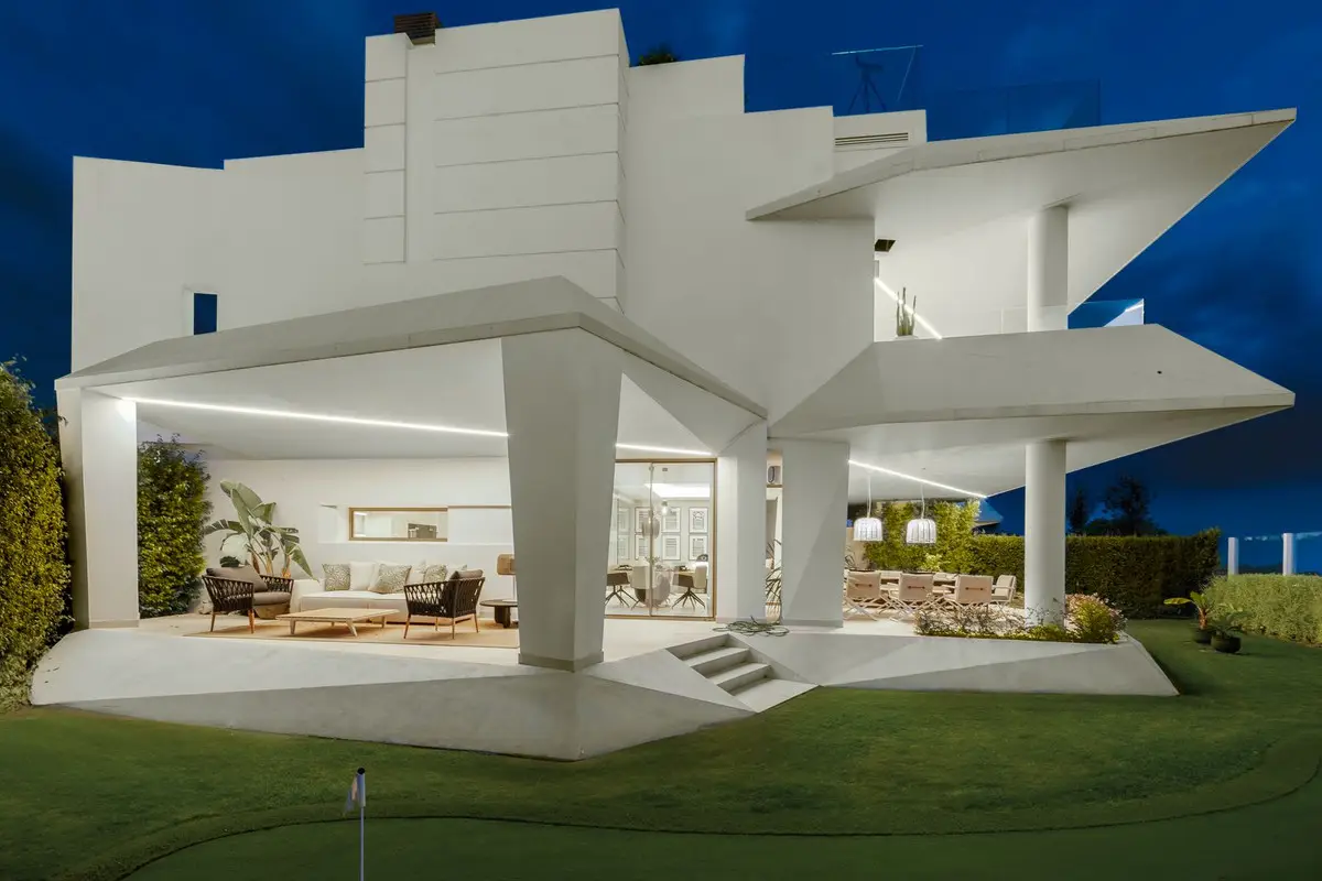 Semi-Detached House for sale in Marbella — photo 1