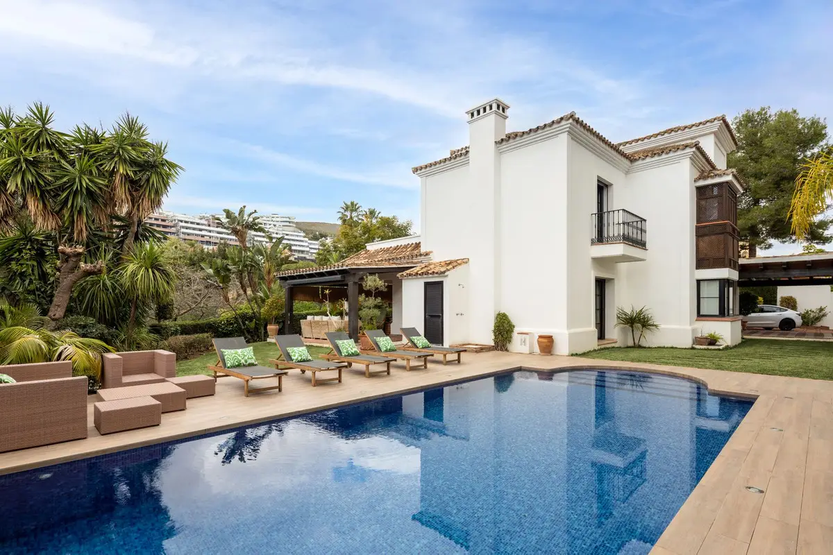 Detached Villa for sale in Benahavís — photo 1