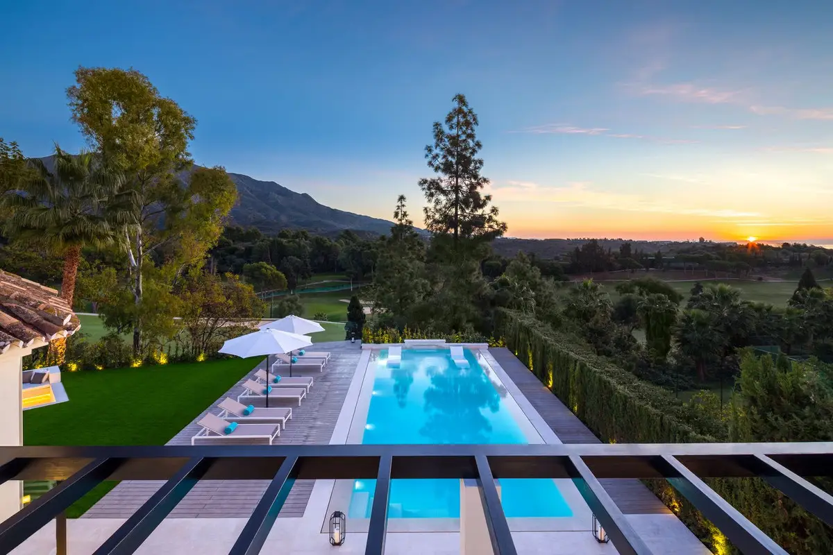 Vrijstaande villa te koop in Nueva Andalucía — foto 1