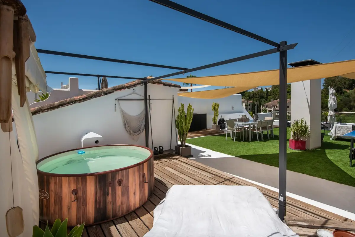 Penthouse Duplex for sale in Benahavís — photo 1