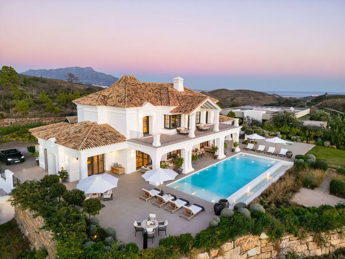 Detached Villa for sale in Benahavís — photo 1