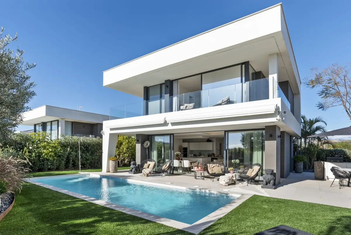 Detached Villa for sale in La Duquesa — photo 1