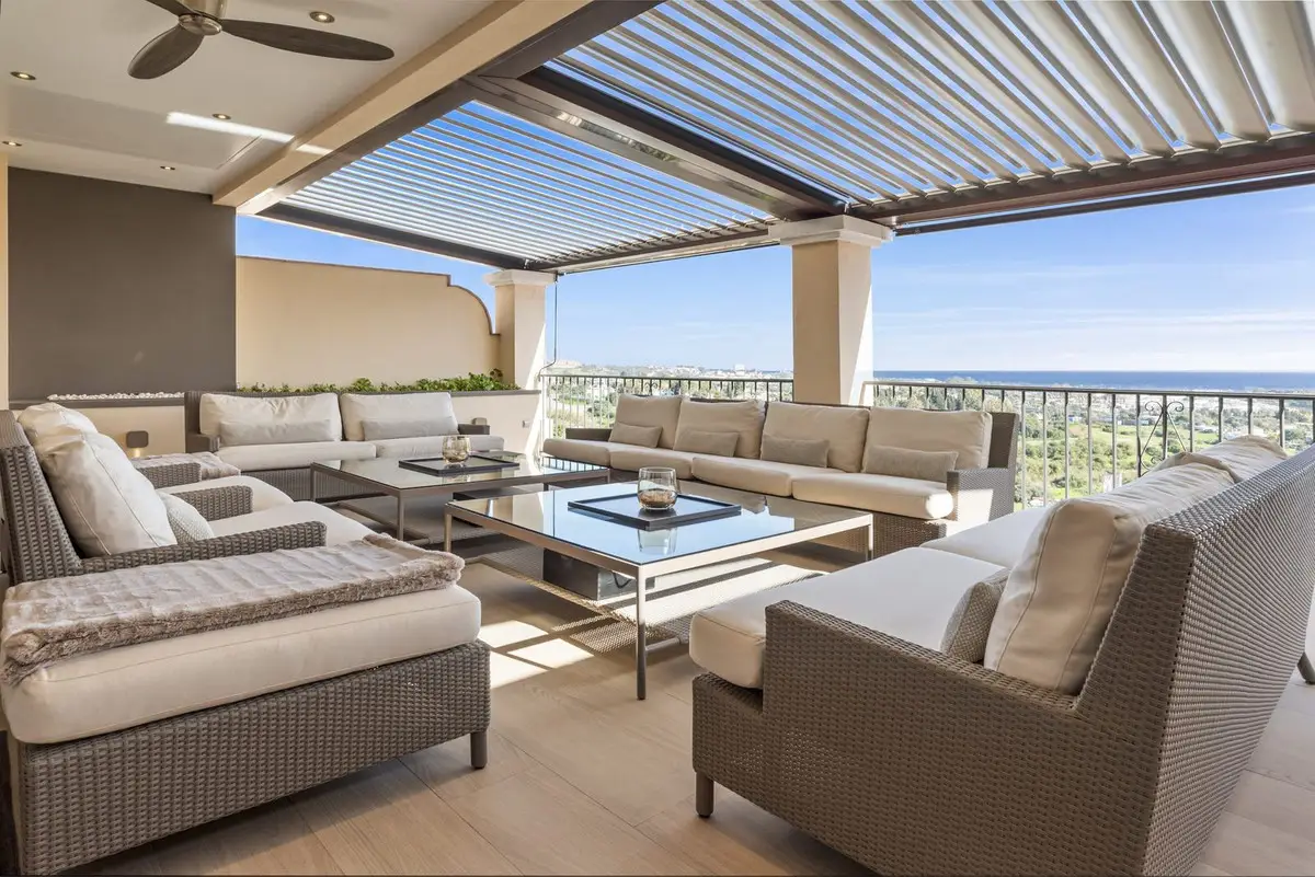 Penthouse Duplex for sale in Benahavís — photo 1
