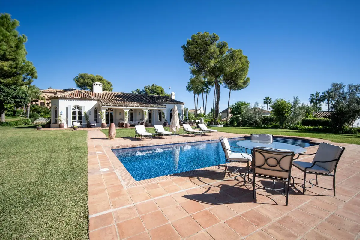 Detached Villa for sale in Marbella — photo 1