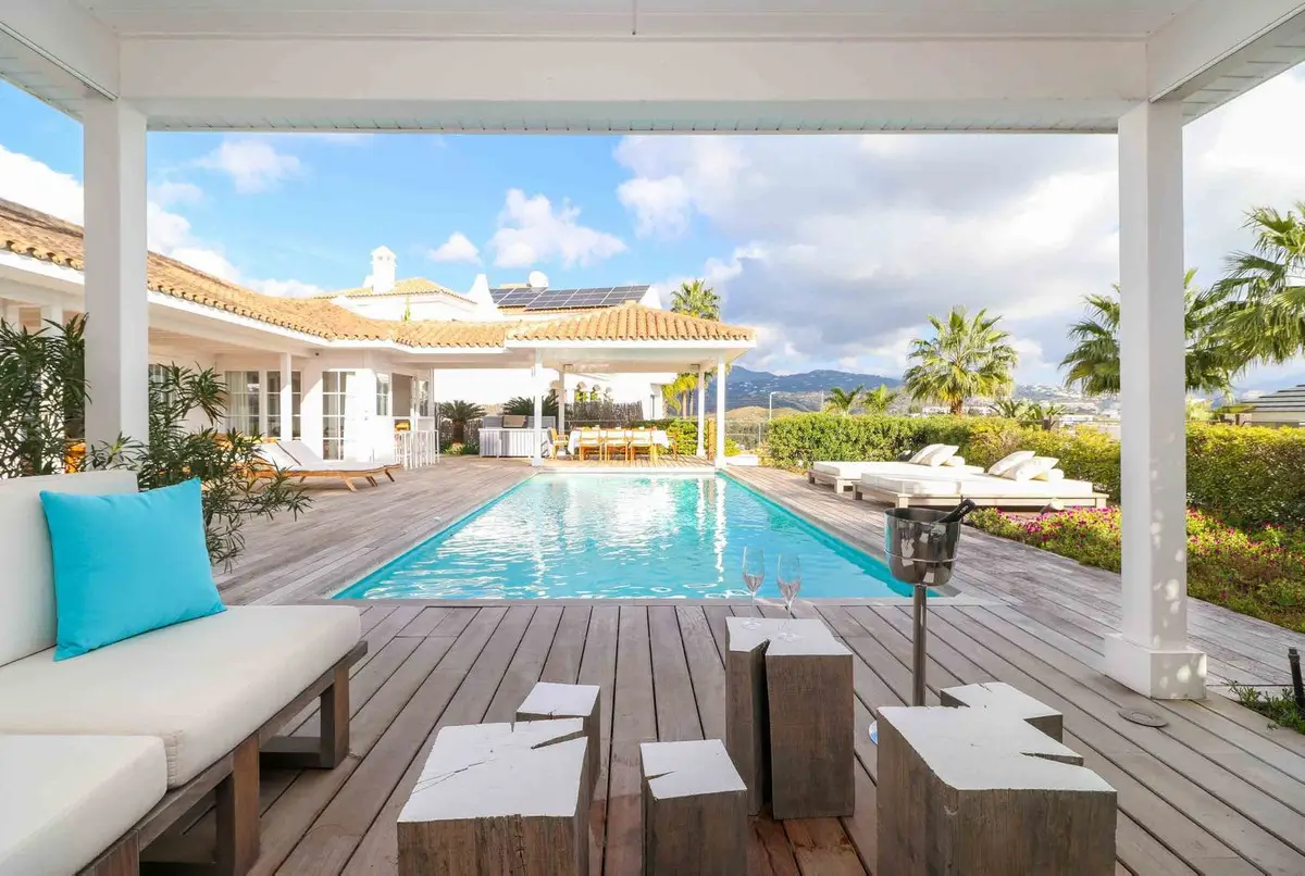 Detached Villa for sale in Benahavís — photo 1