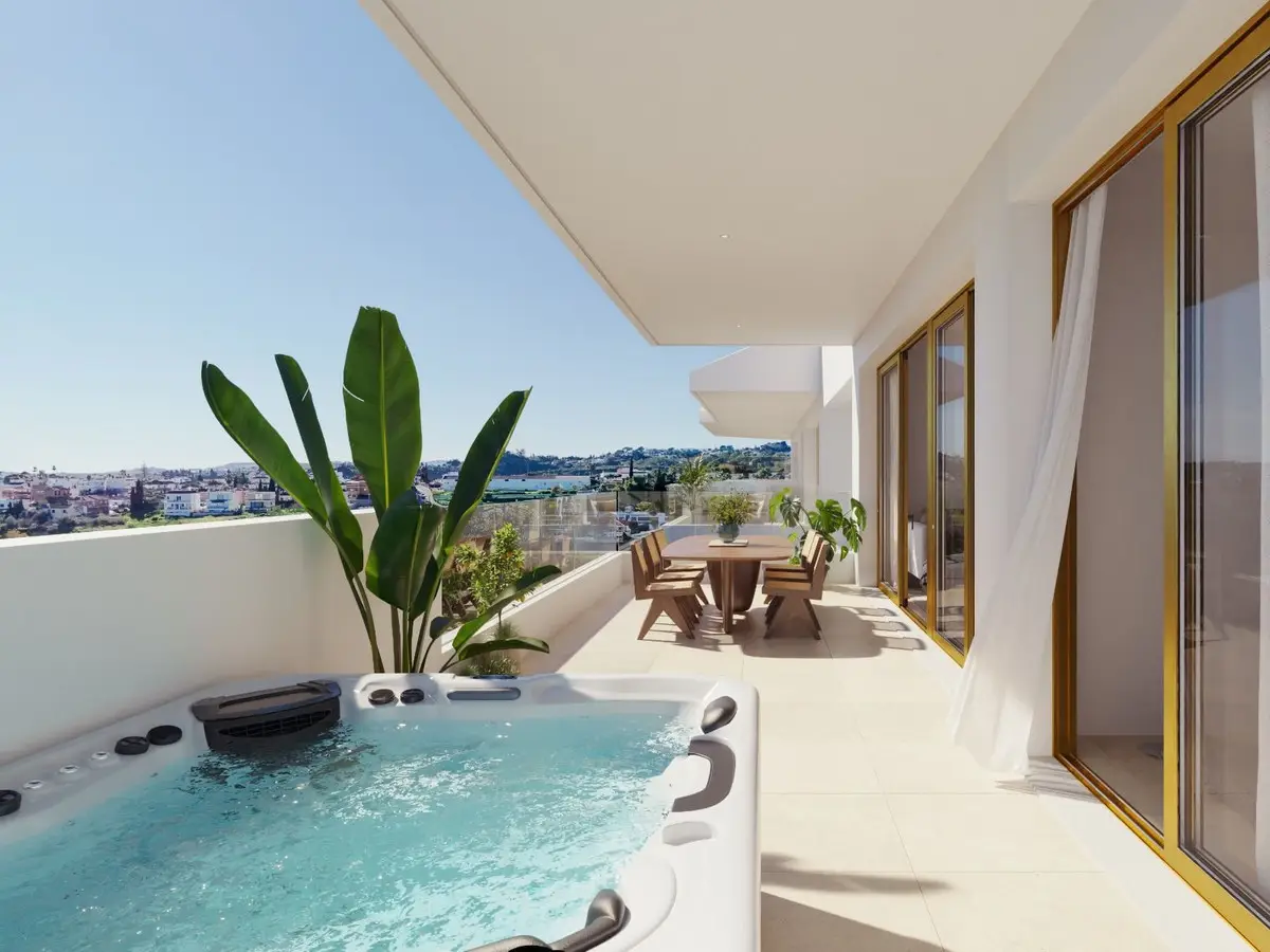 Middle Floor Apartment for sale in Fuengirola — photo 1