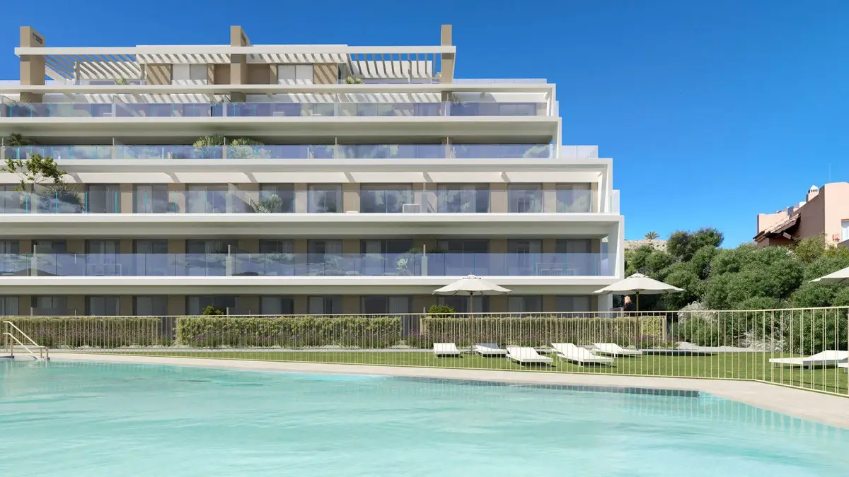 Middle Floor Apartment for sale in Estepona — photo 1