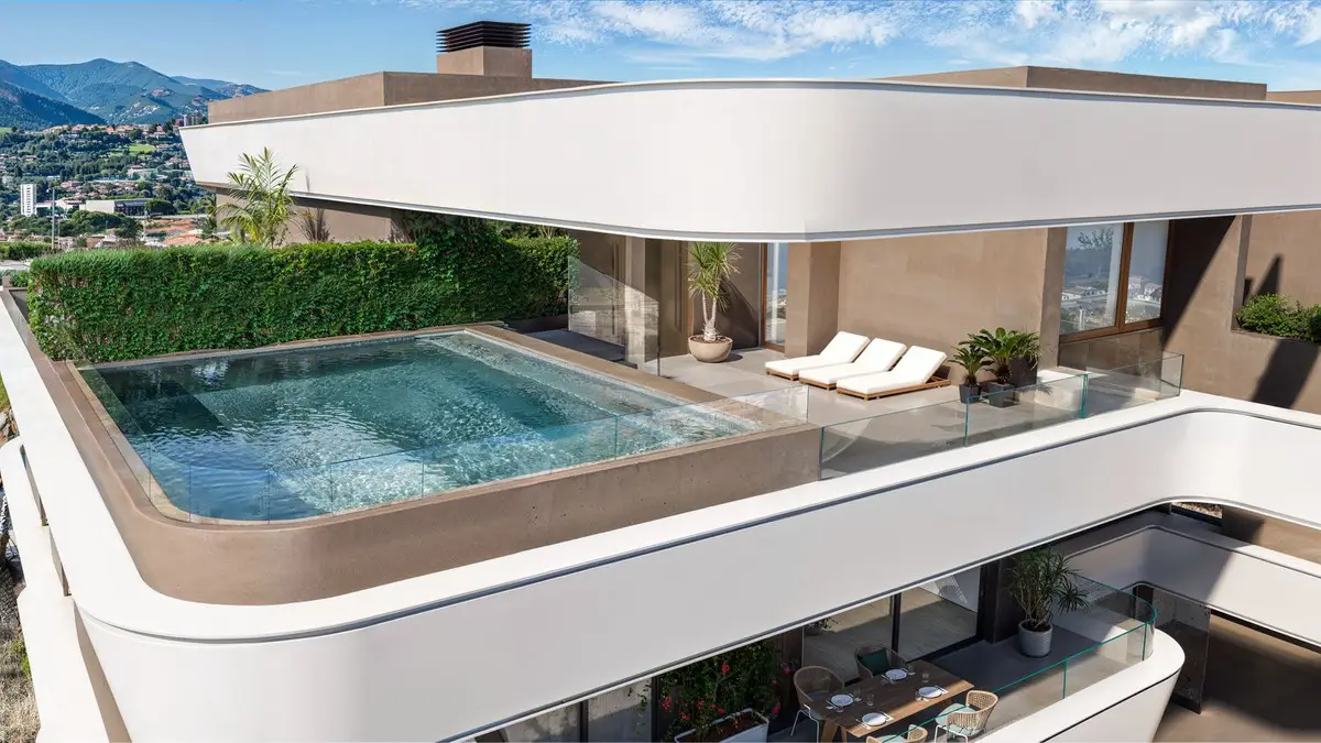 Penthouse for sale in Estepona — photo 1
