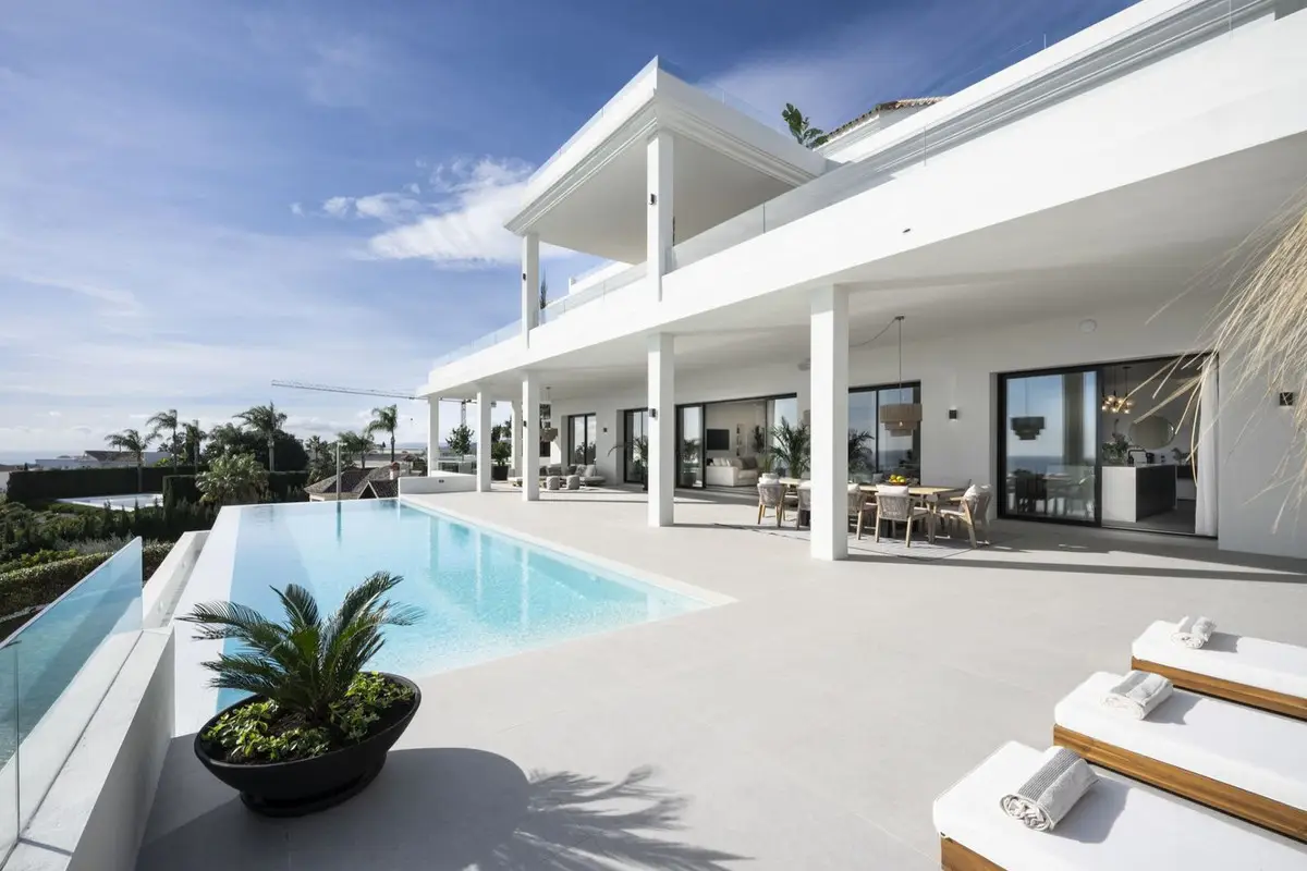 Detached Villa for sale in Estepona — photo 1