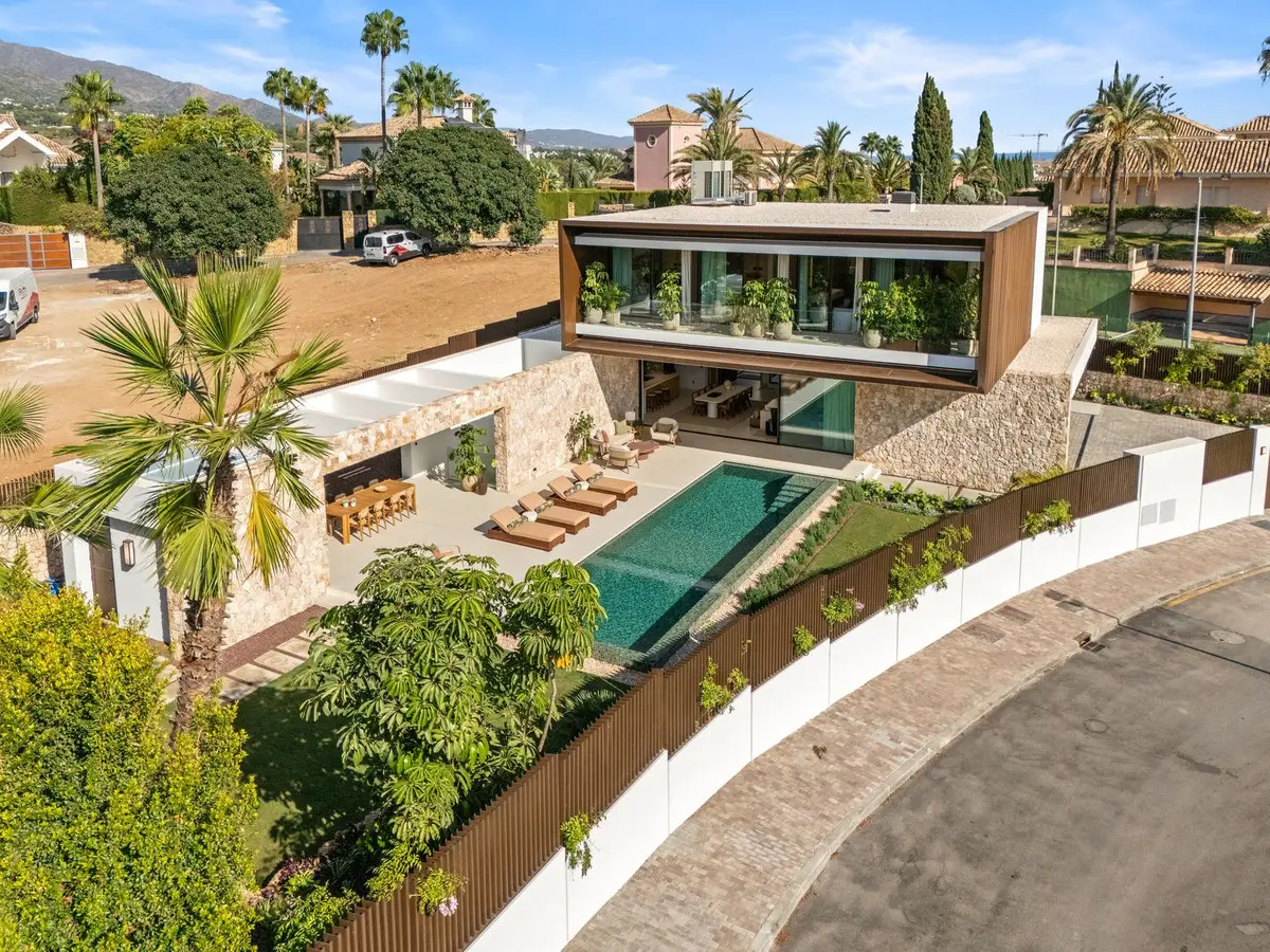 Detached Villa for sale in Marbella — photo 1
