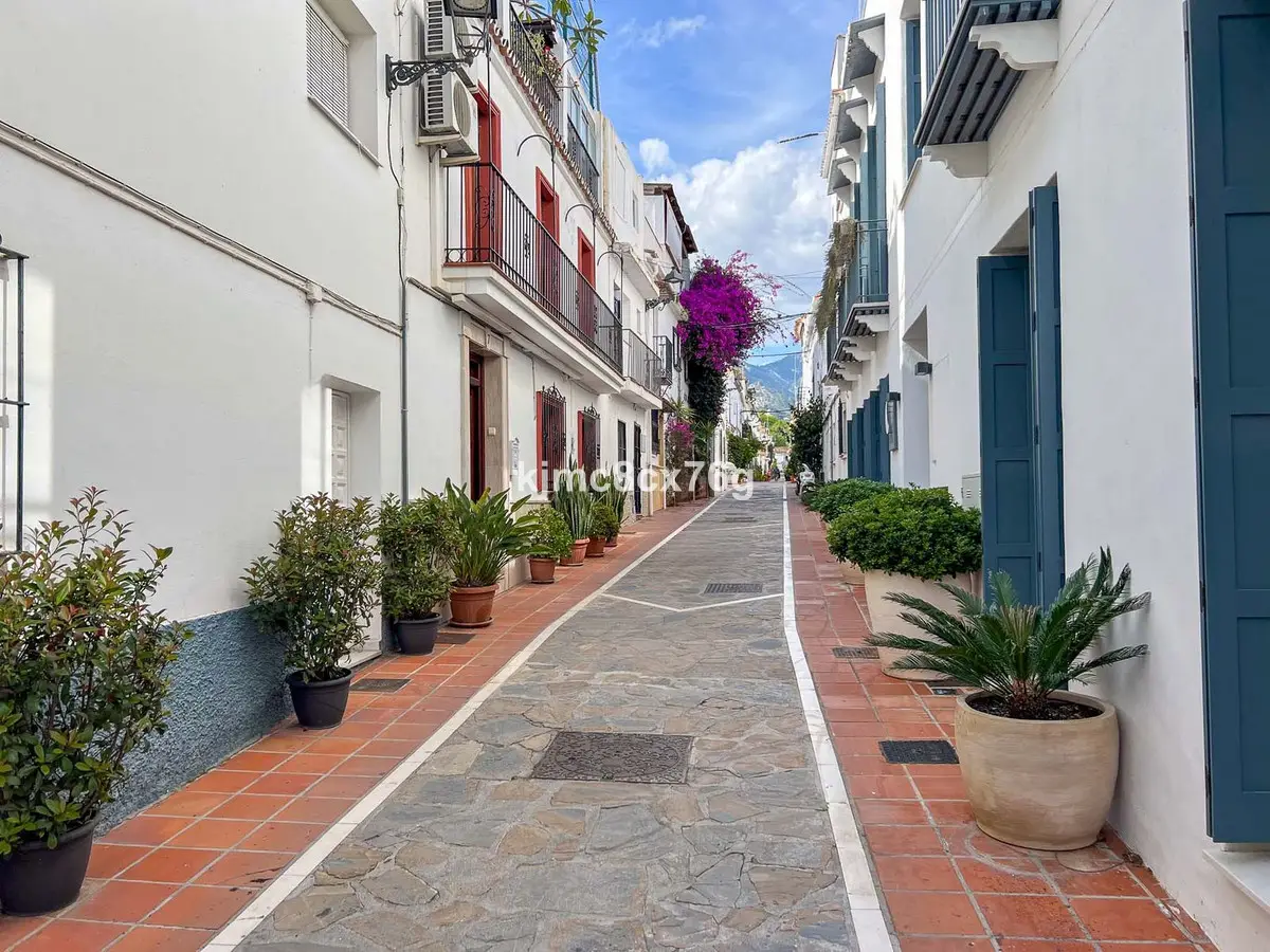 Townhouse for sale in Marbella — photo 1