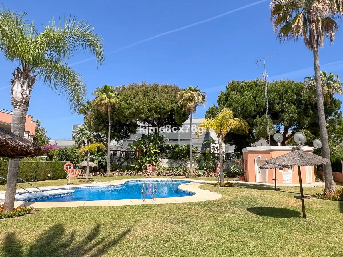 Middle Floor Apartment for sale in Marbella — photo 1