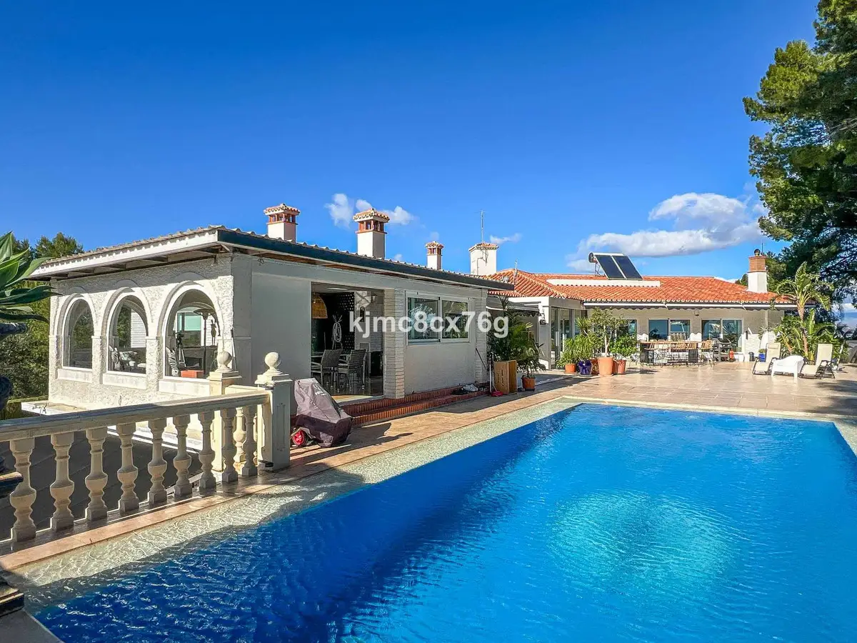 Detached Villa for sale in Torremolinos — photo 1