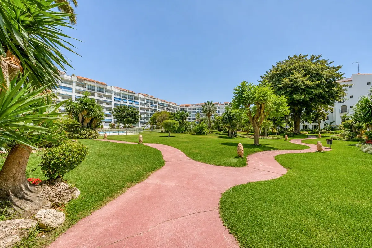 Middle Floor Apartment for sale in Puerto Banús — photo 1