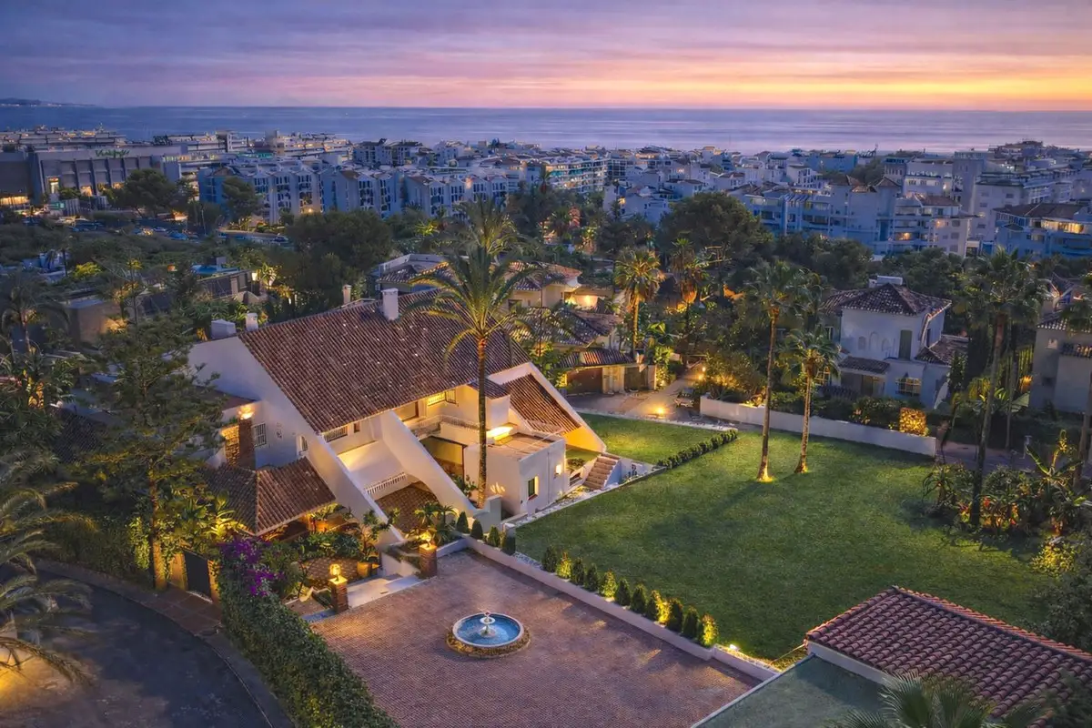 Detached Villa for sale in Puerto Banús — photo 1