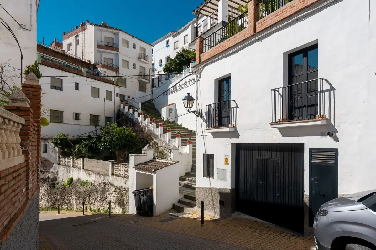 Townhouse for sale in Tolox — photo 1