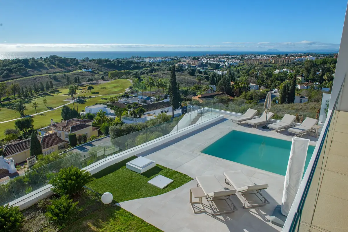 Detached Villa for sale in El Paraiso — photo 1