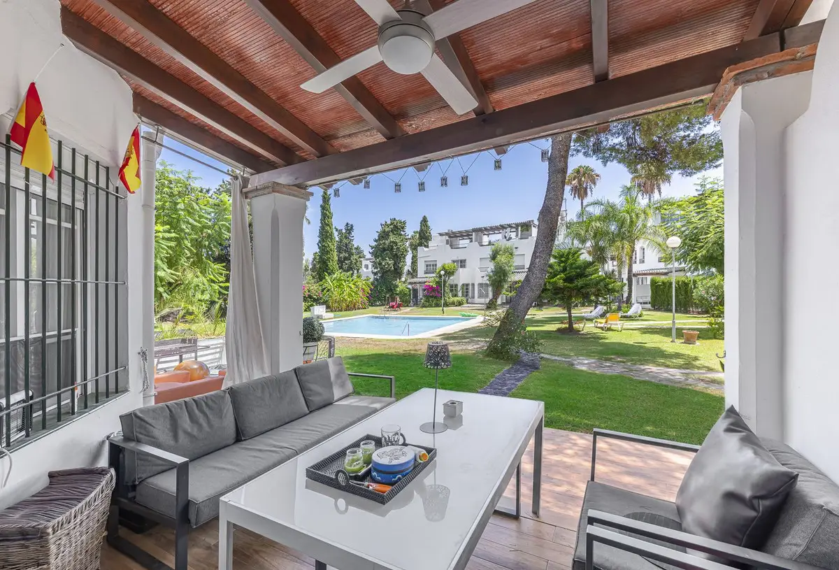 Semi-Detached House for sale in Nueva Andalucía — photo 1